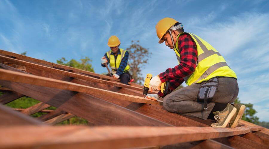 Professional gutter cleaning in Crenshaw, MS
